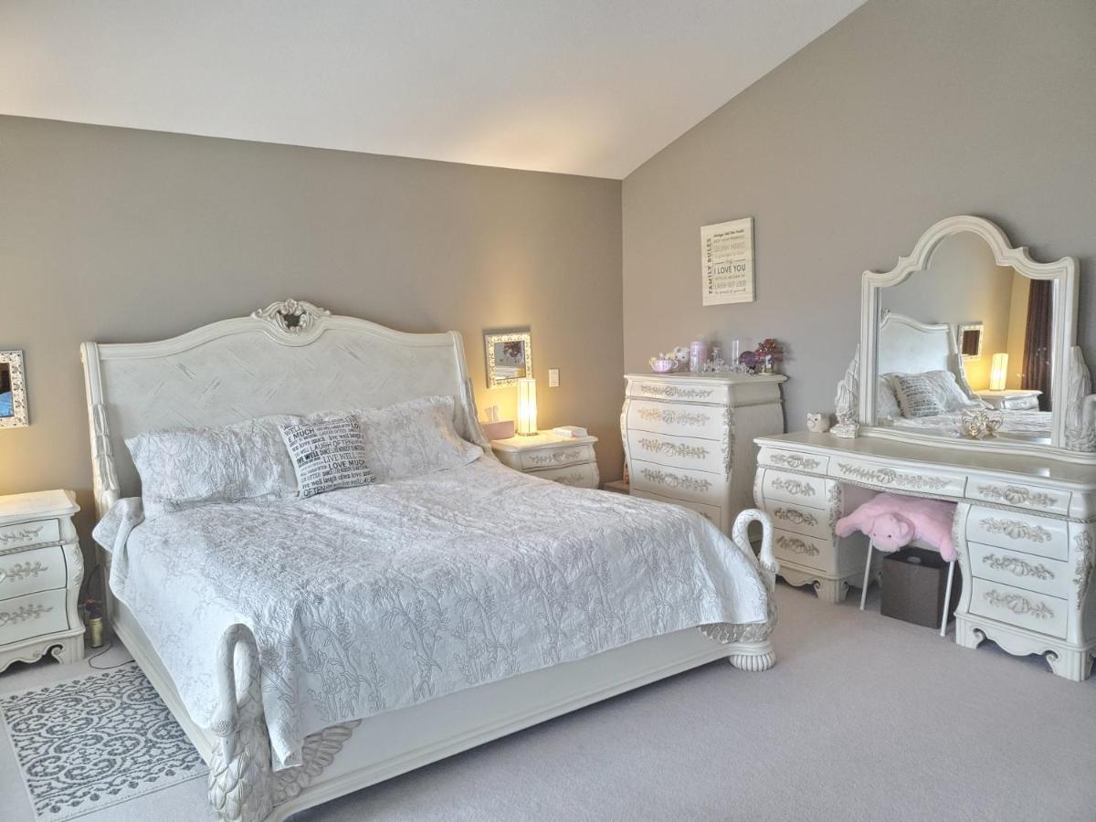 Lakeview House With 4 Rooms Kelowna Near Downtown & Knox Moutain Εξωτερικό φωτογραφία